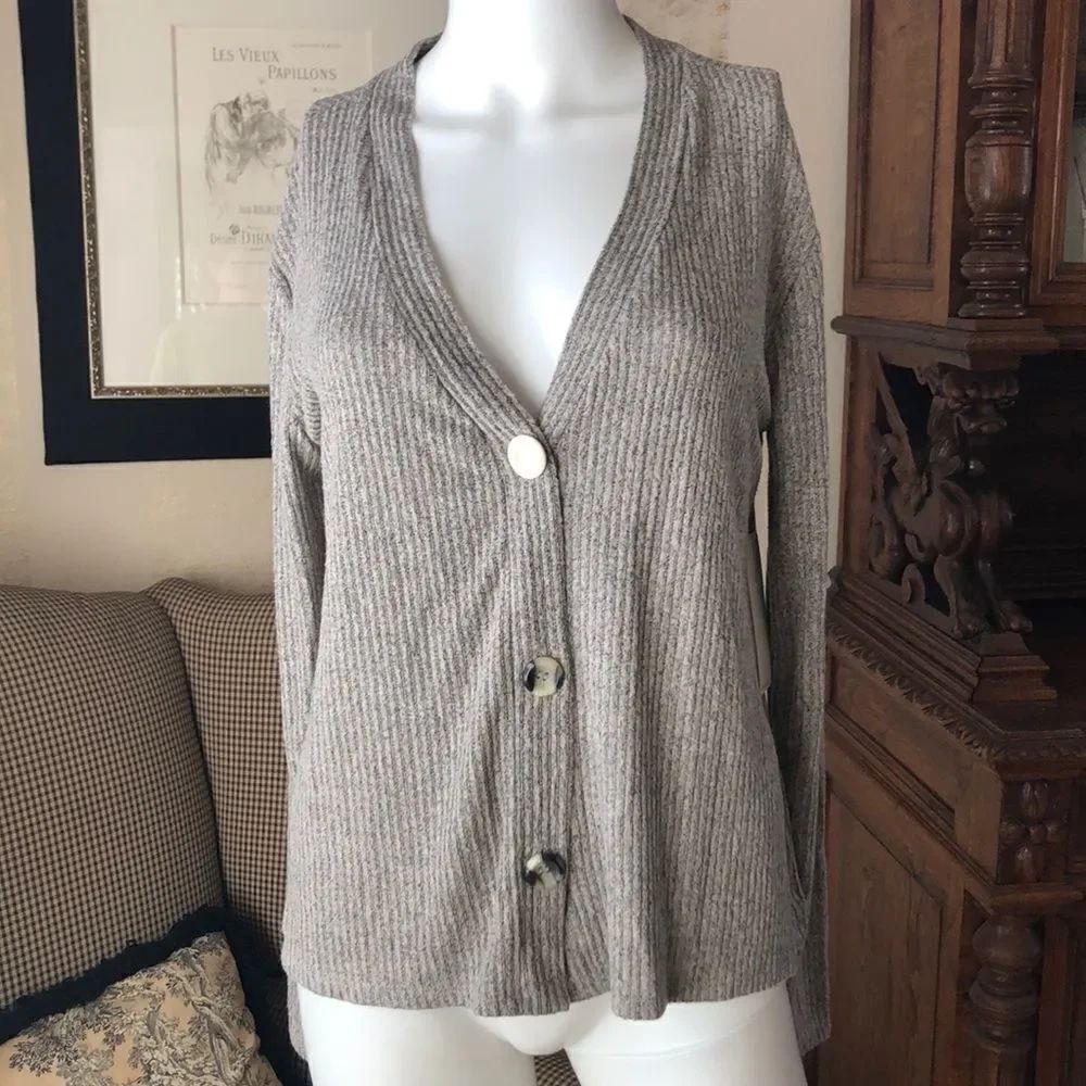 Socialite Button Front Ribbed Top Size Extra Small - Picture 3 of 11